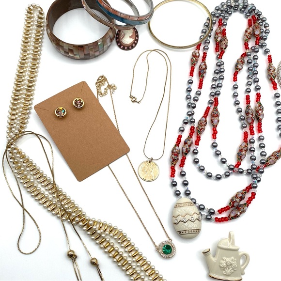 Jewelry Lot of Vintage to Modern Wearable Jewelry - Picture 2 of 13